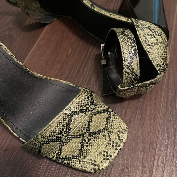 Green Snake Print Block Heel - Picture 2 of 2